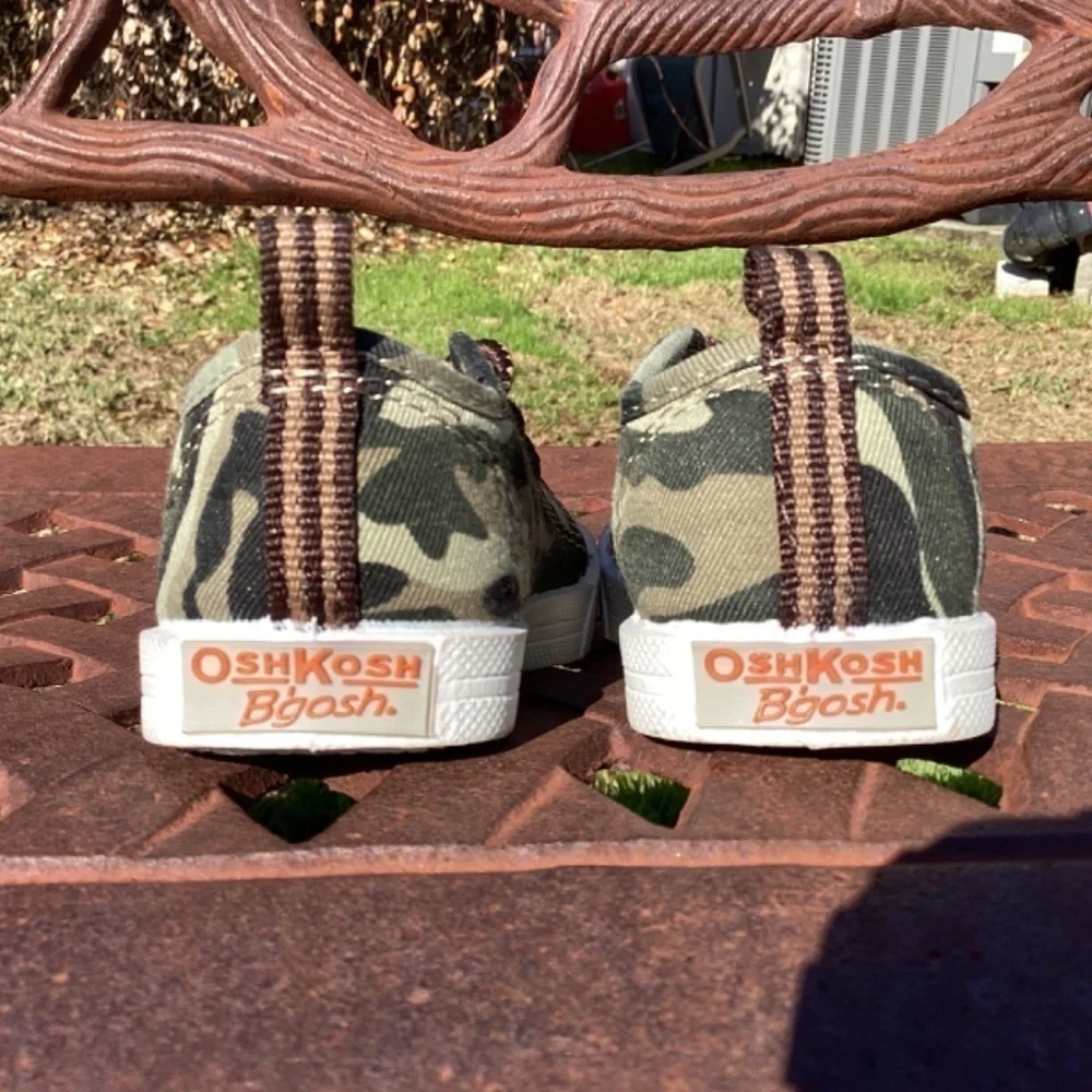 Osh Kosh B’Gosh Westley Green Camo Canvas Sneakers Size 4 Infant